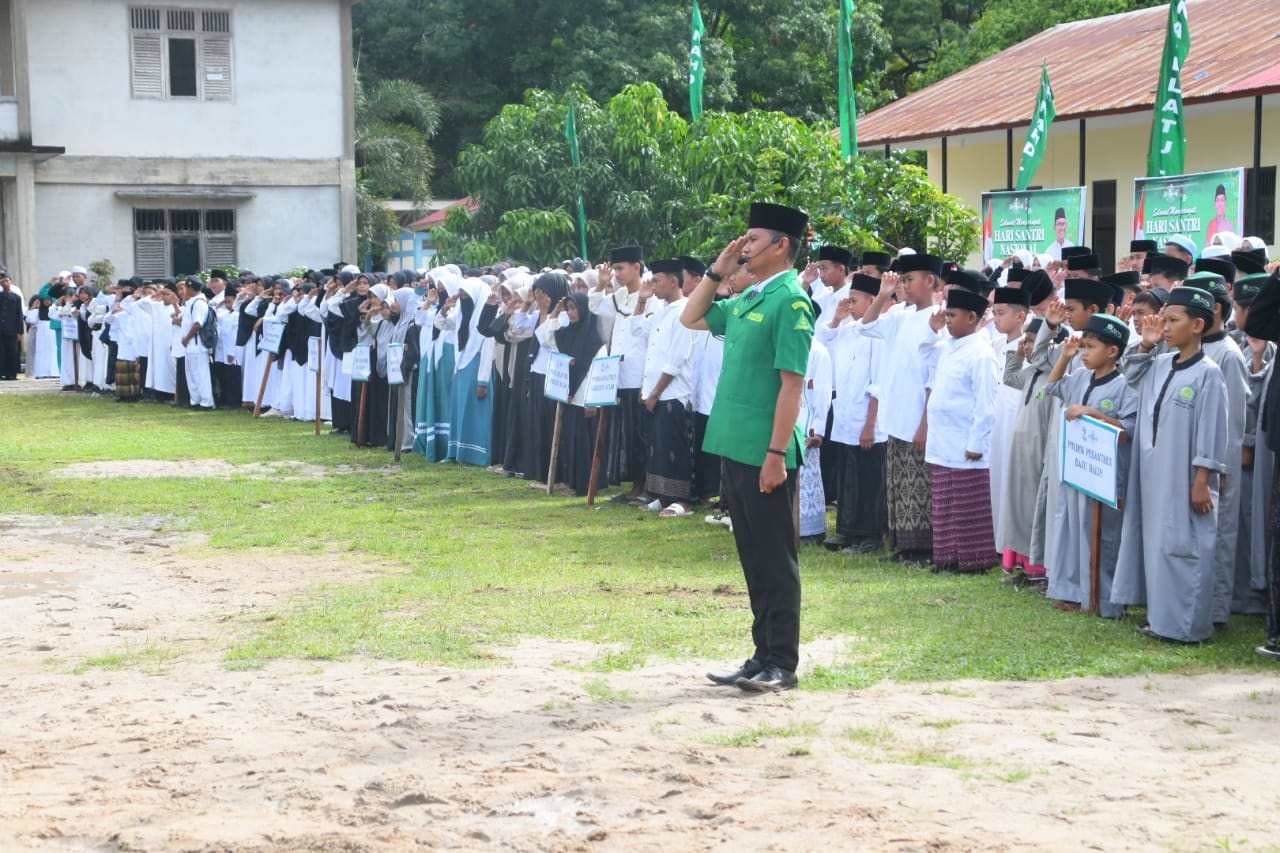 SANTRI : Apel Peringatan Hari Santri Nasional Tahun 2025.