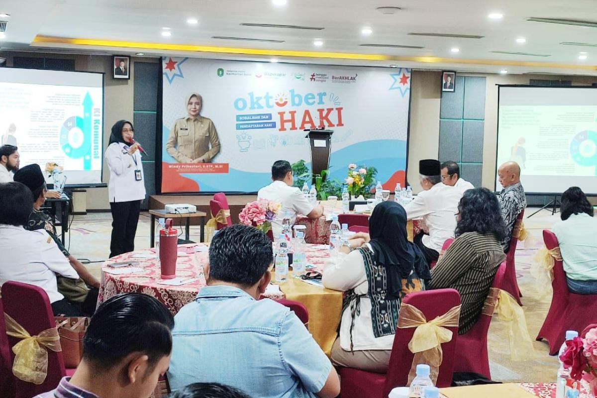 Kanwil Kemenkum Kalbar bersama Disporapar Kalbar menggelar sosialisasi HAKI di Hotel Orchardz Ayani Pontianak, Rabu (22/10).