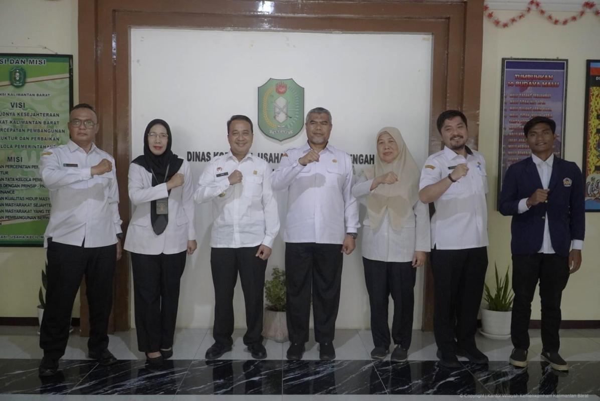 Kanwil Kemenkum Kalbar menggelar kunjungan dan audiensi bersama Dinas Koperasi dan UMKM Kalbar pada Rabu (22/10).