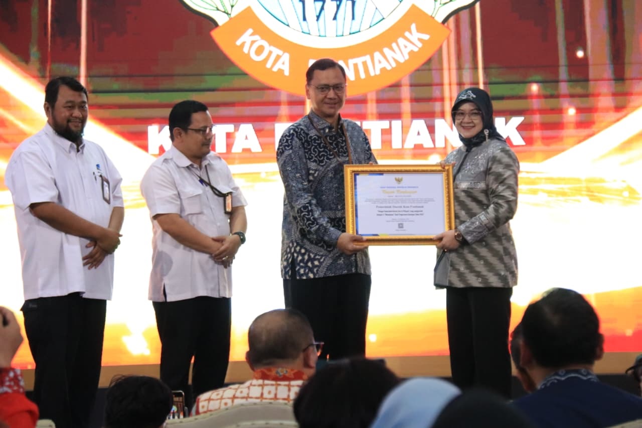 Pemerintah Kota Pontianak meraih Penghargaan Terbaik II Kluster Kota pada Wilayah I dalam Penyelenggaraan Kearsipan berdasarkan Hasil Pengawasan Kearsipan Tahun 2024.