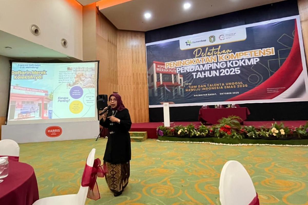 Kanwil Kemenkum Kalbar berpartisipasi dalam pelatihan peningkatan kompetensi pendamping koperasi desa merah putih 2025 pada Kamis (23/10).