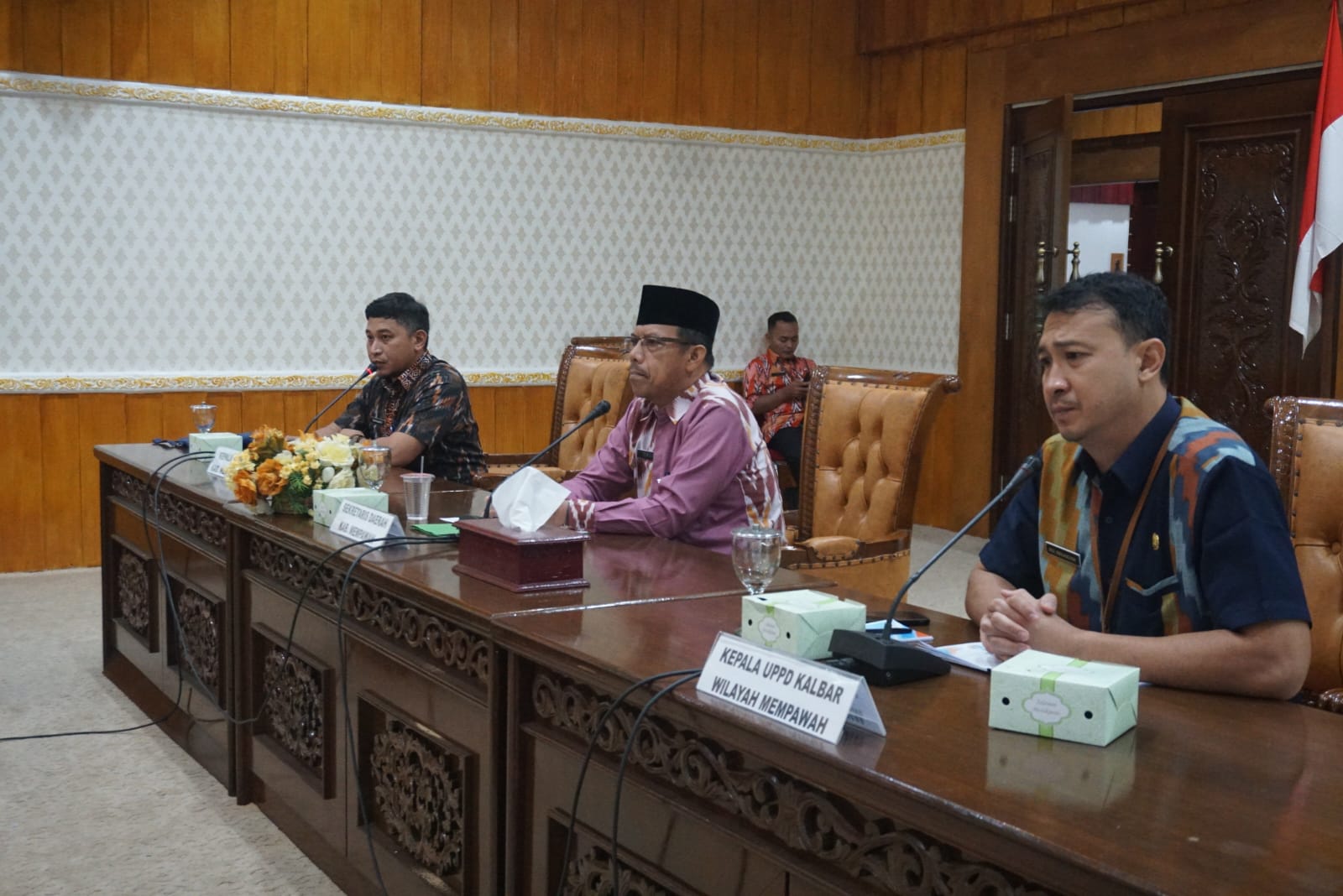 PKB: Sekda Mempawah Pimpin Rapat optimalisasi pembayaran Pajak Kendaraan Bermotor (PKB) kendaraan dinas di lingkungan Pemerintah Kabupaten Mempawah Tahun 2025.