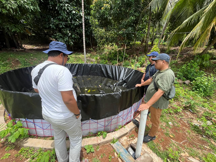 KOLAM IKAN: Masyarakat Desa Pelapis mendapatkan bantuan kolam budidaya ikan air tawar sebagai pendapatan alternatif selama masa paceklik ikan.
