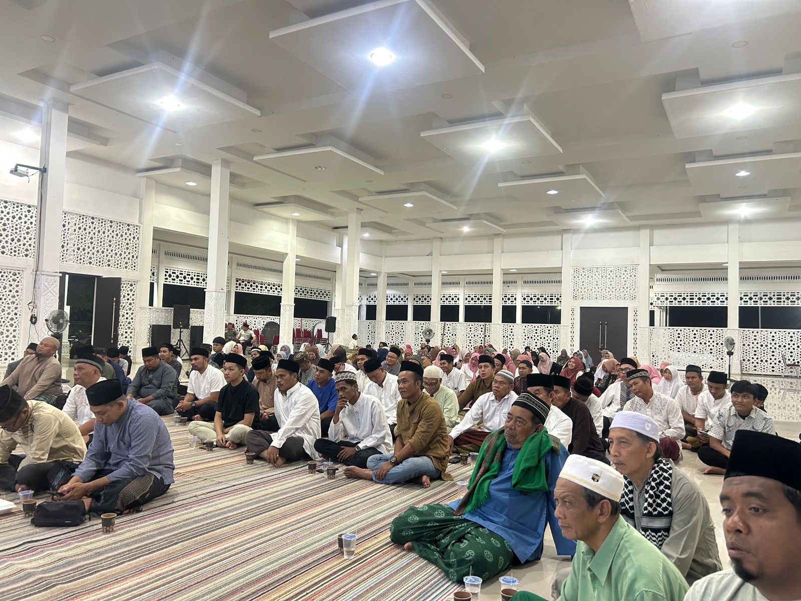 PENGAJIAN : Pengajian rutin bulanan Pemerintah Kabupaten Kayong Utara.