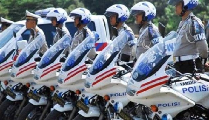 Ilustrasi sepeda motor patwal Polri yang dilengkapi strobo dan rotator untuk pengawalan.