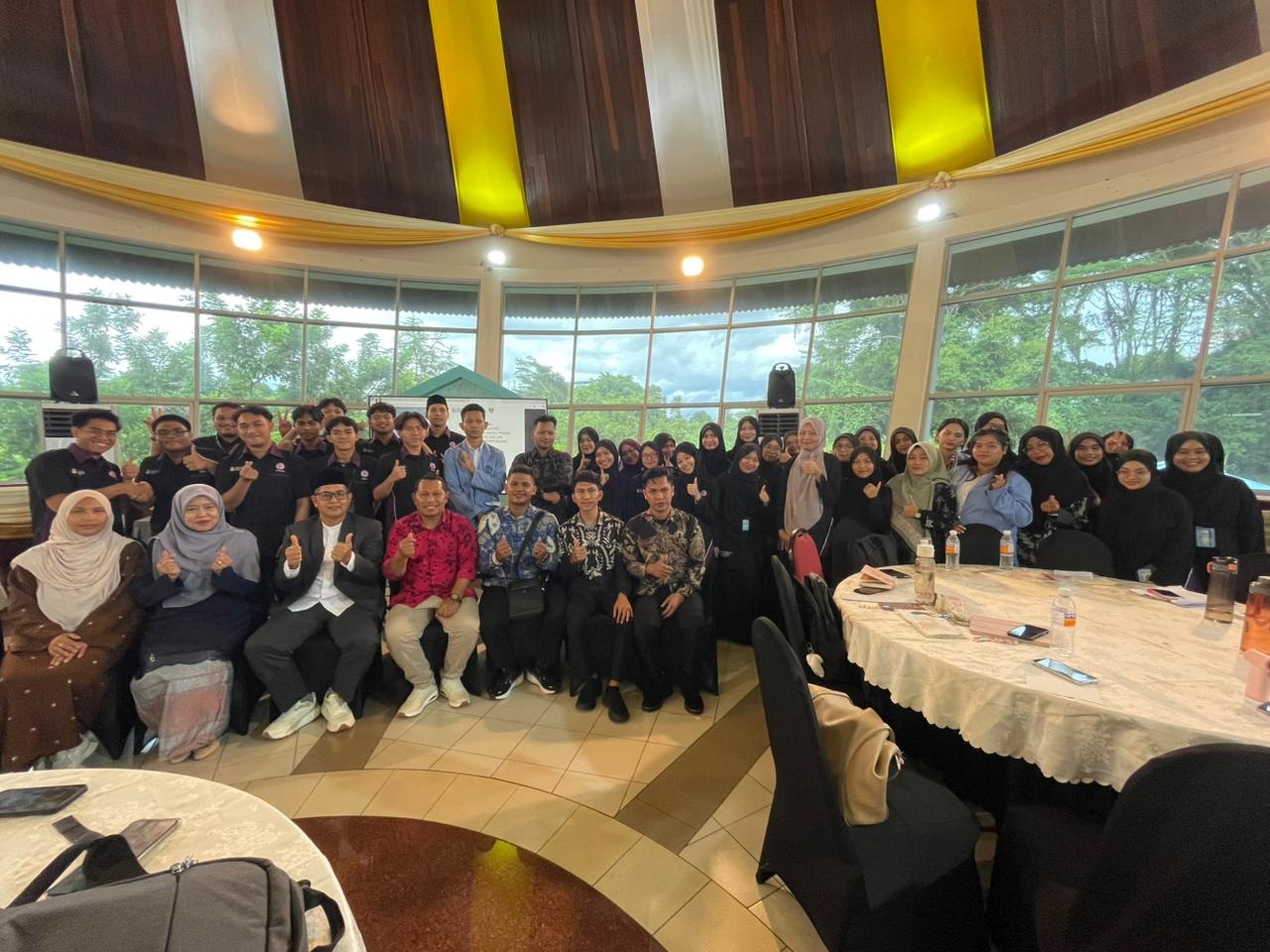 INTERNASIONAL: Peserta Internasional Project Innovation Indonesia dan Malaysia 2025, di UITM Serawak.