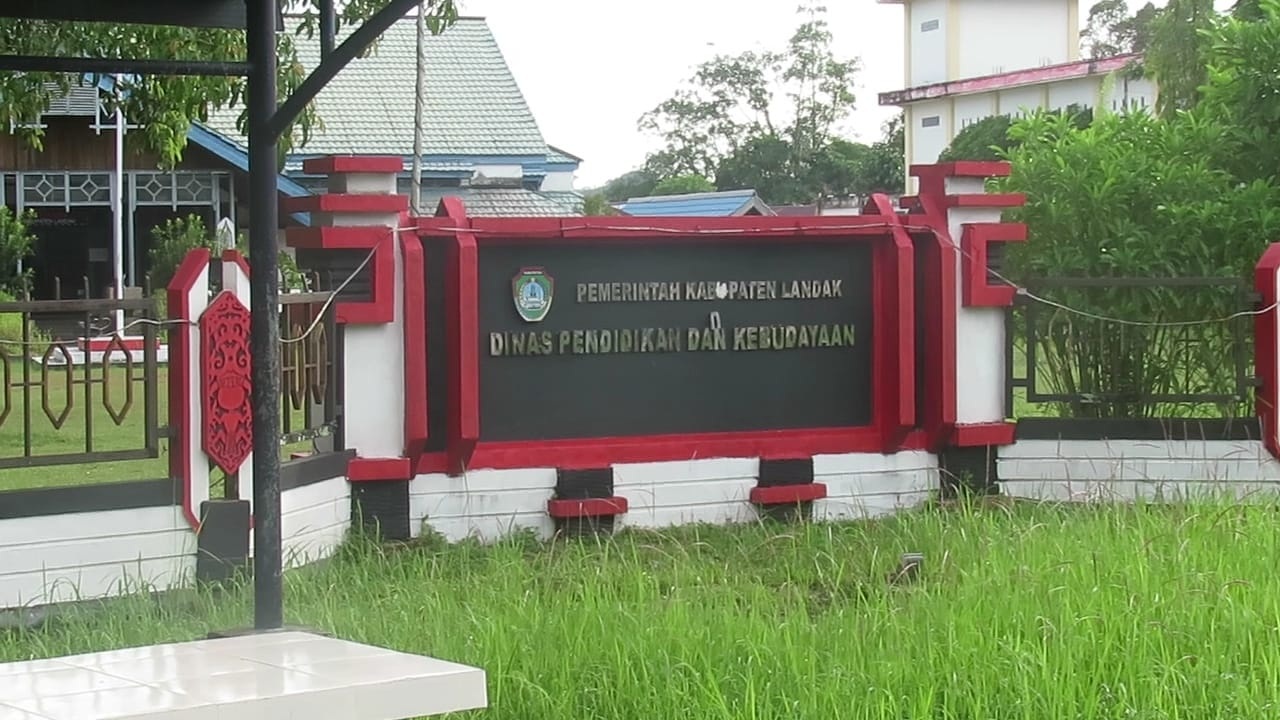 PENDIDIKAN: Kantor Dinas Pendidikan Landak. Tahun ini Pemkab Landak akan membangun dan merehabilitasi sejumlah bangunan sekolah guna mendukung peningkatan kualitas pendidikan di daerah.