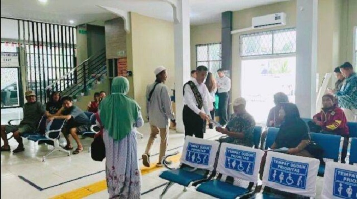 DOKUMEN: Warga yang melakukan permohonan keimigrasian di Kantor Imigrasi Klas II Non TPI Sanggau.