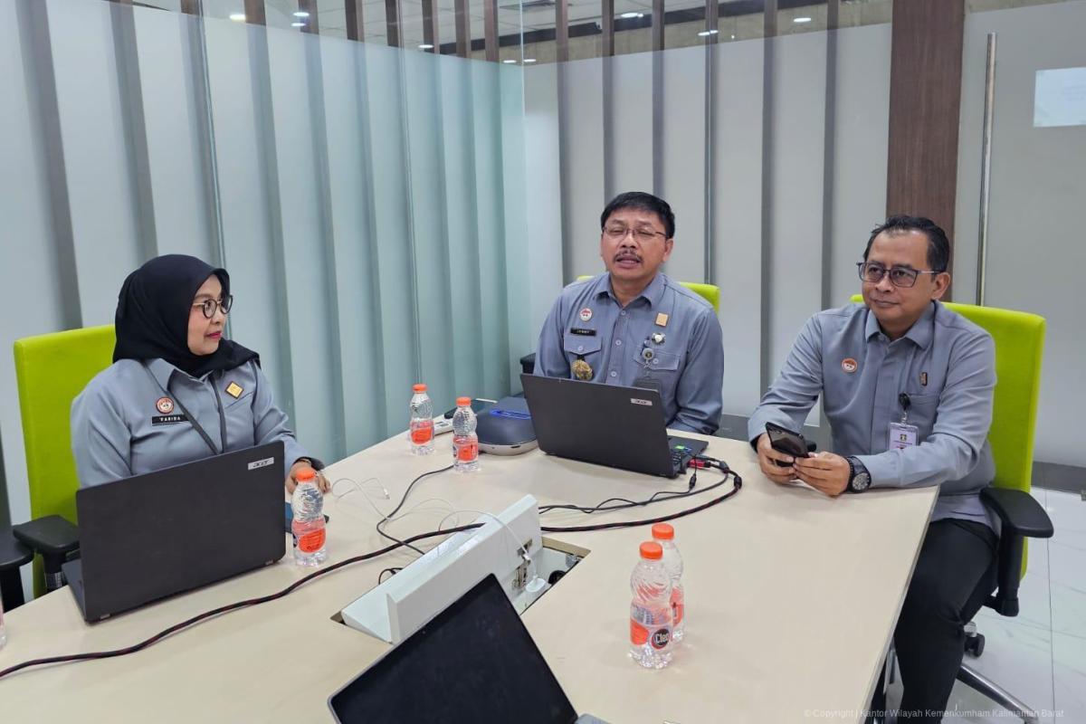 Kanwil Kemenkum Kalbar menggelar sosialisasi HKI&nbsp;bagi Civitas Akademika Universitas Kapuas Sintang, secara daring melalui&nbsp;Zoom Meeting, Senin (27/10).