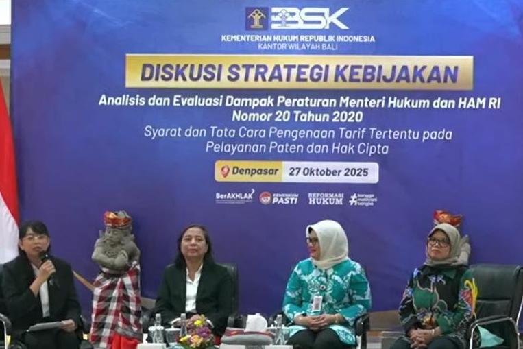 Kanwil Kemenkum Kalbar mengikuti diskusi strategi kebijakan hukum&nbsp;pada Senin (27/10).