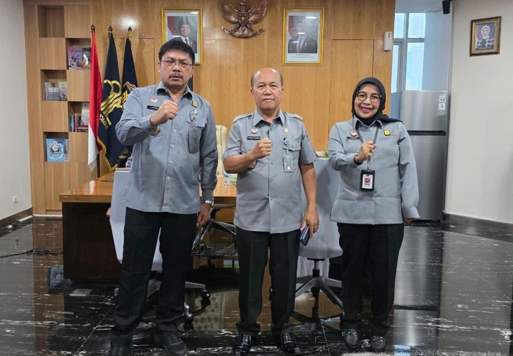 Kanwil Kemenkum Kalbar mengunjungi Ditjen Administrasi Hukum Umum pada Senin (28/10).