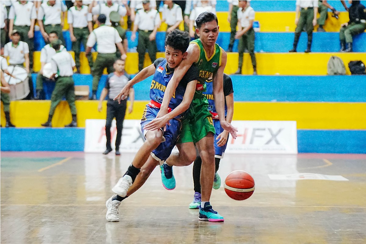 Pertandingan Wali Kota Cup 2025 Pontianak antara SMA Taruna Bumi Khatulistiwa melawan SMAN 7 Pontianak.
