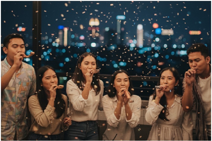 Rayakan malam pergantian tahun penuh warna di rooftop Hotel Neo Gajah Mada Pontianak &mdash; seru, hangat, dan tak terlupakan!