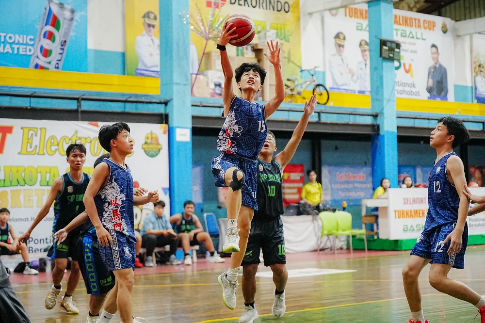 Pertandingan antara SMP Putra antara SMP Kristen Immanuel melawan SMP Bruder di ajang Wali Kota Cup 2025 Pontianak.