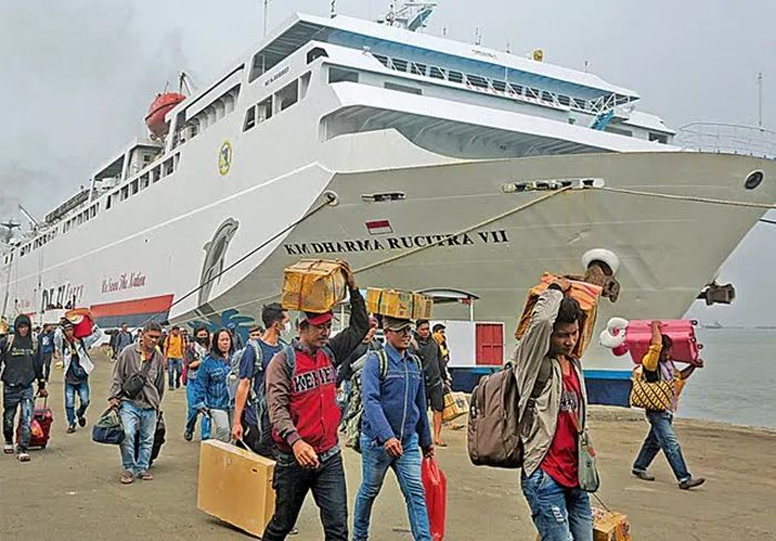 Ilustrasi: Armada kapal laut menjadi salah satu transportasi pilihan untuk perjalanan Mudik dan Balik di momen Lebaran.