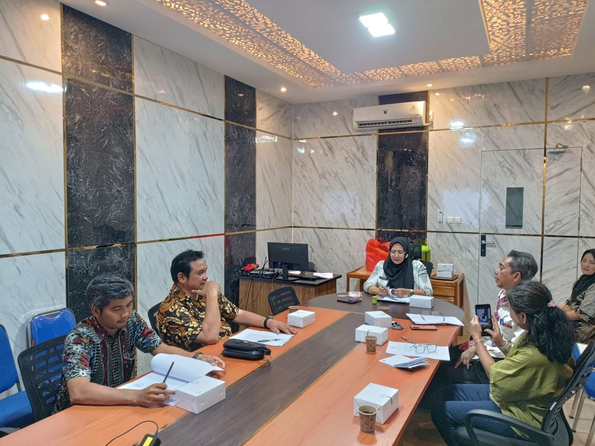 FORUM DAS: Kepala Bidang Infrastruktur dan Kewilayahan Bappeda Sintang, Merlia Sari, menjelaskan arah kebijakan Forum DAS Sintang 2025&ndash;2029 yang fokus pada sinergi perlindungan dan rehabilitasi sungai