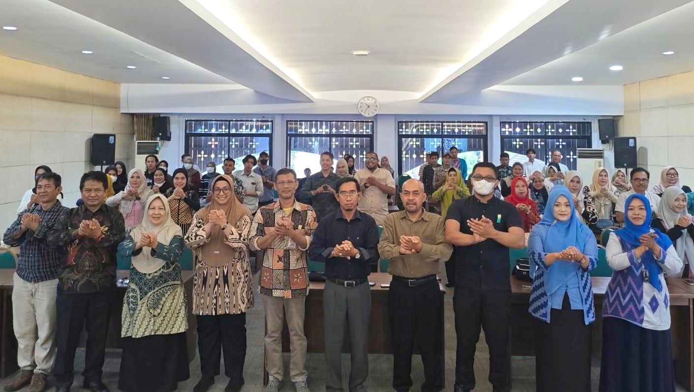 Kanwil Kemenkum Kalbar menggelar pembinaan kelompok kadarkum di Pontianak pada Kamis (30/10).