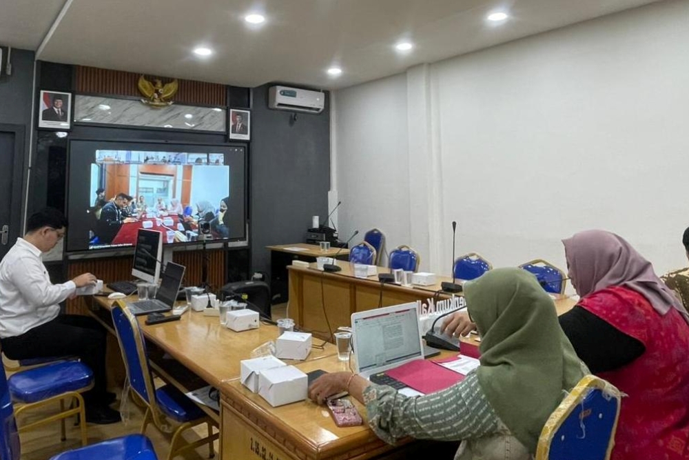 Kanwil Kemenkum Kalbar menggelar rapat harmonisasi Raperwali Singkawang pada Kamis (30/10).