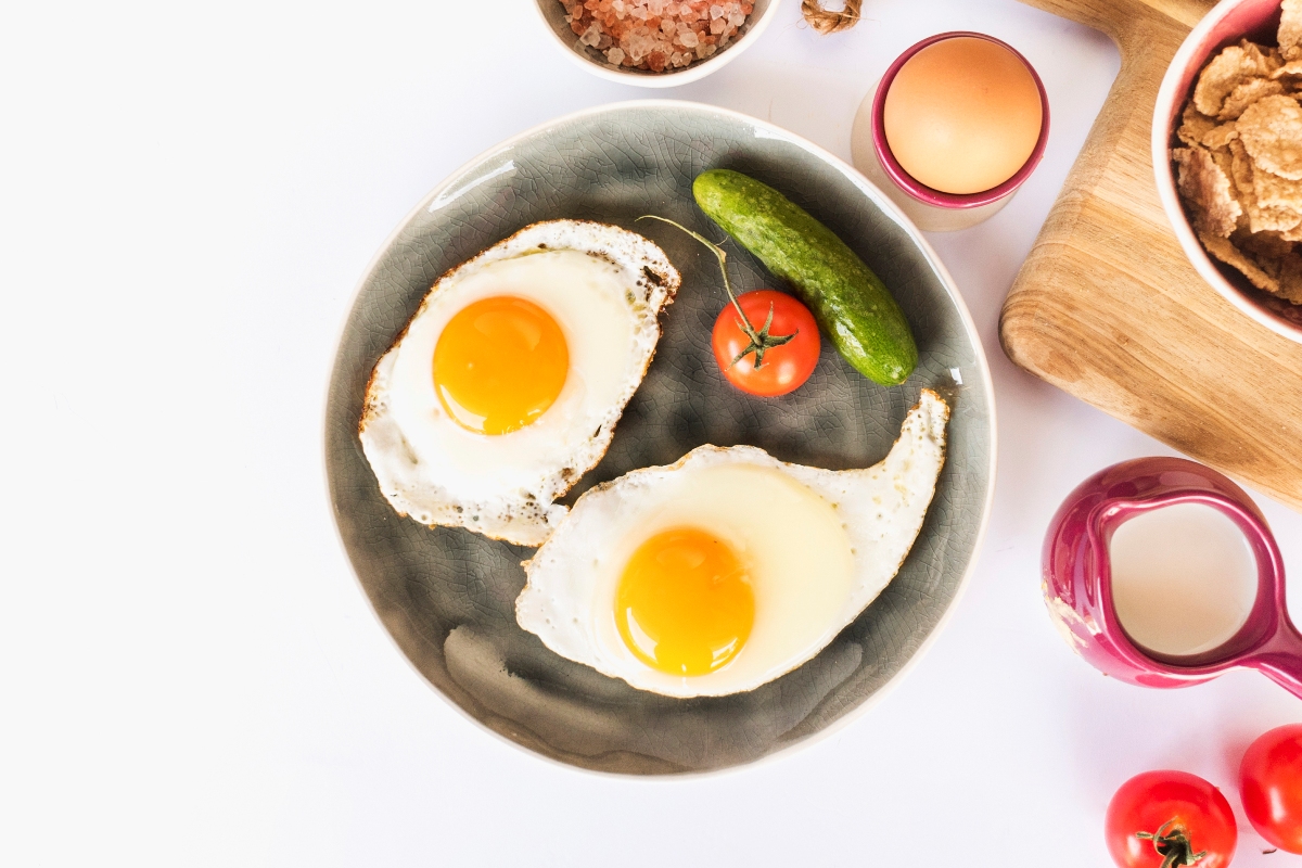 Menu sarapan sehat tinggi protein dengan telur untuk mendukung program diet.