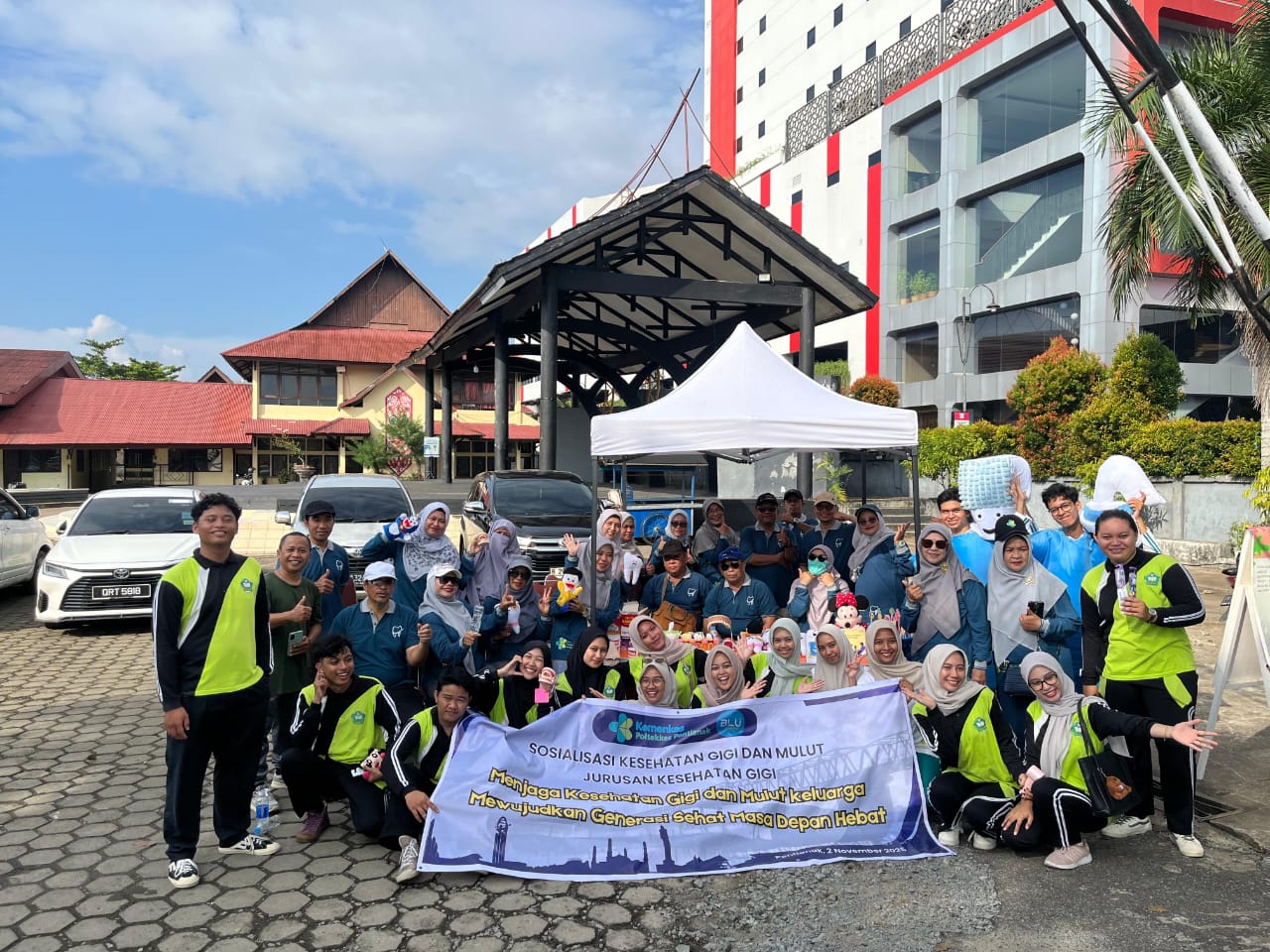Kegiatan Sosialisasi Kesehatan Gigi dan Mulut Dosen & Mahasiswa Jurusan Kesehatan Gigi Generasi Sehat Masa Depan Hebat.
