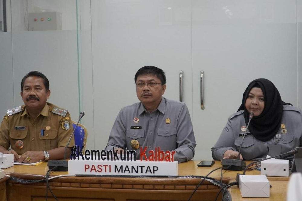 Kanwil Kemenkum Kalbar menggelar rapat harmonisasi Raperda Sintang pada Senin (3/11).