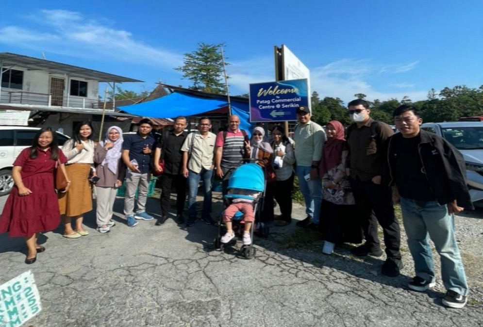 Kunjungan Mahasiswa Program Magister Ilmu Ekonomi Universitas Tanjungpura (Untan) Angkatan 35 ke Pasar Serikin, Sarawak, Malaysia.