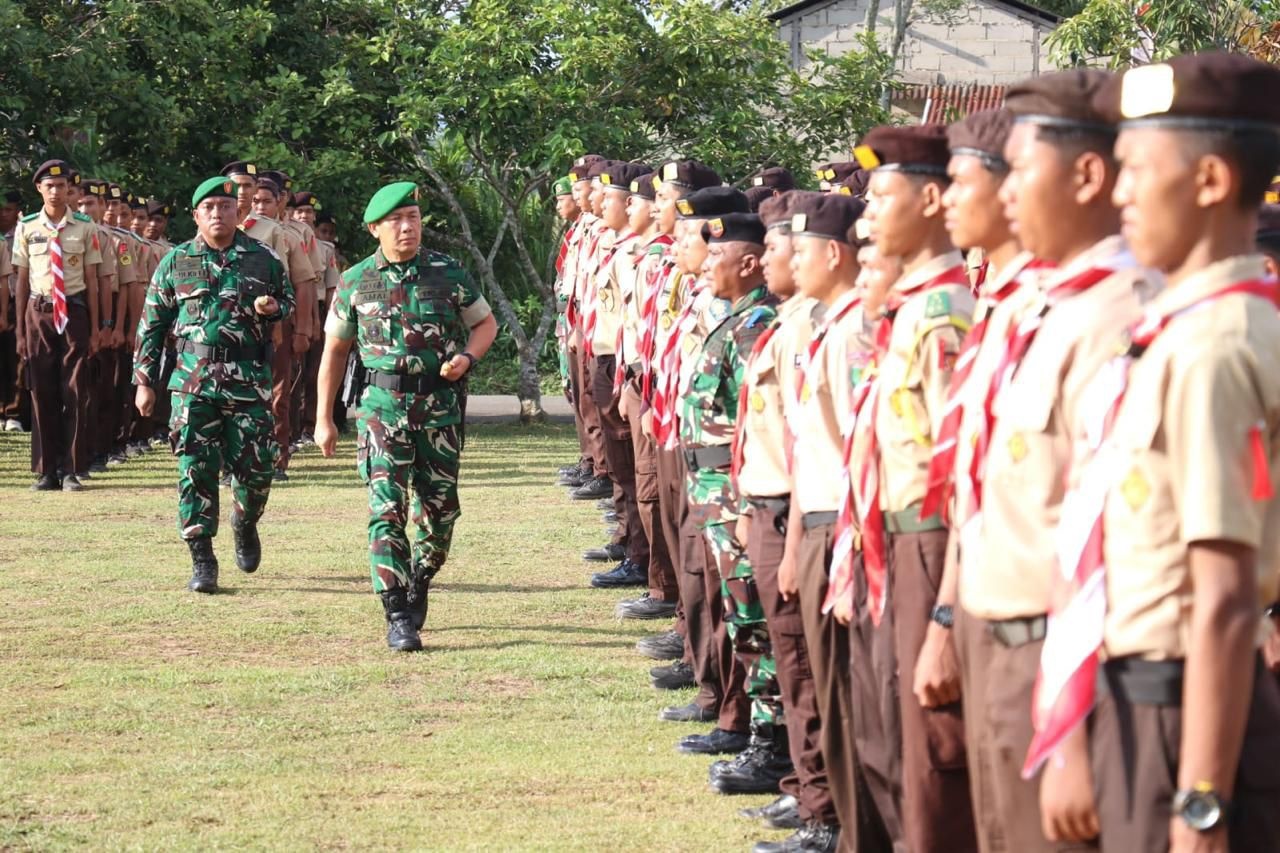 KKRI : Sebanyak 500 peserta putra dan putri dari 40 sekolah se-Kalimantan Barat dengan penuh antusias mengikuti Kegiatan Korps Kadet Republik Indonesia (KKRI).