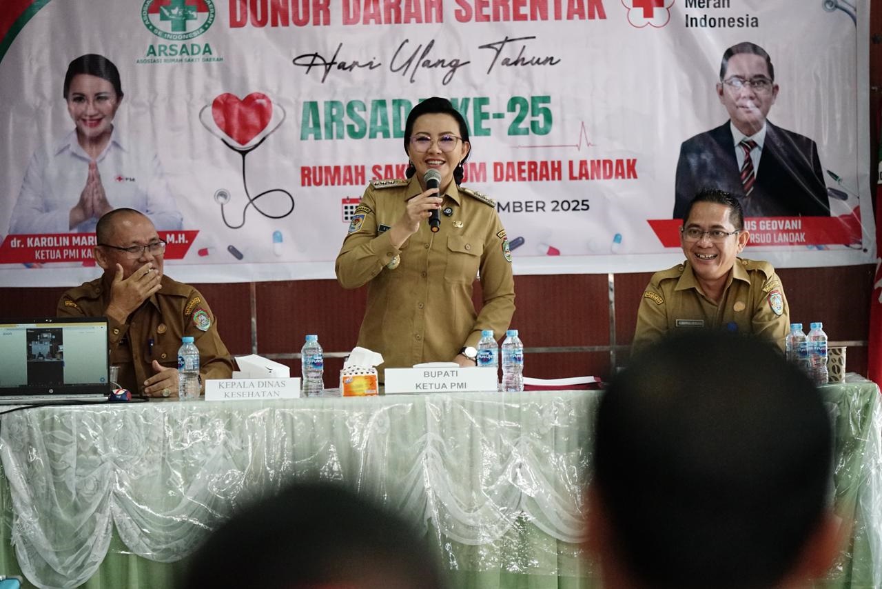 ARSADA  : Bupati Landak Karolin Margret Natasa saat menghadiri acara HUT ARSADA ke 25, di Aula RSUD Landak.