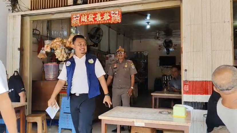 RAZIA: Tim gabungan dari BKPSDM, Inspektorat, dan Satpol PP melakukan razia terhadap ASN di Kabupaten Sanggau.