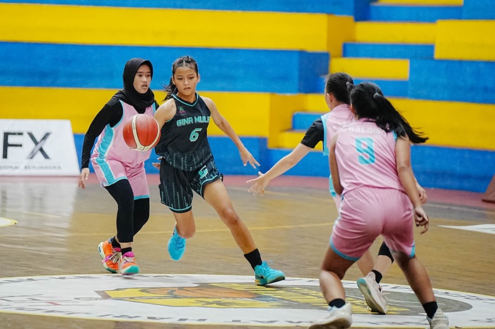 Pertandingan SMPN 10 Pontianak melawan SMP Bina Mulia.