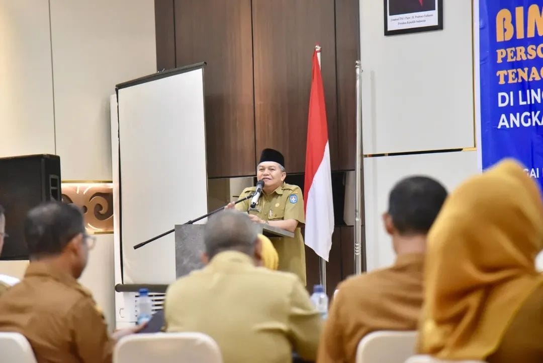BIMTEK: Sekda Kubu Raya Yusran Anizam membuka Bimtek Personality Performance bagi ASN tenaga pendidikan dan kesehatan di Hotel Dangau, Sungai Raya, Selasa (4/11).