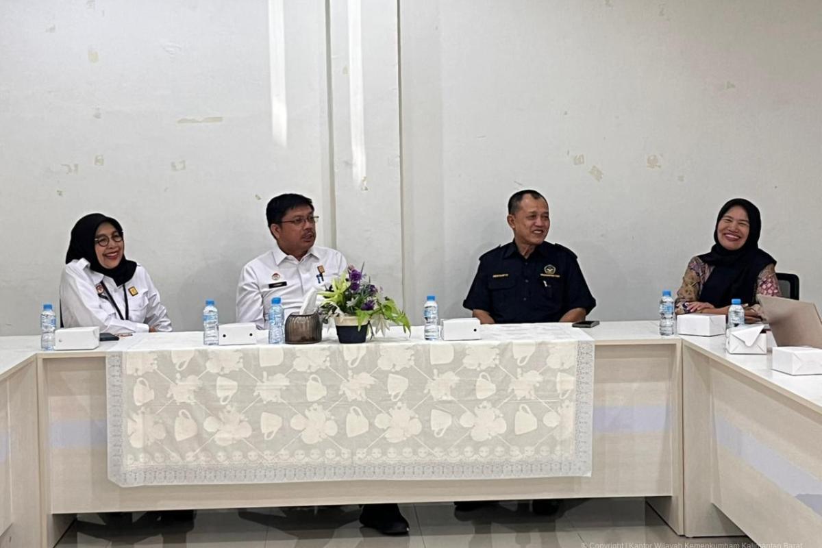 Kanwil Kemenkum Kalbar menggelar audiensi pelindungan, pemanfaatan, dan pencatatan kekayaan intelektual (KI) bagi civitas akademika Universitas OSO Pontianak pada Selasa (5/11).