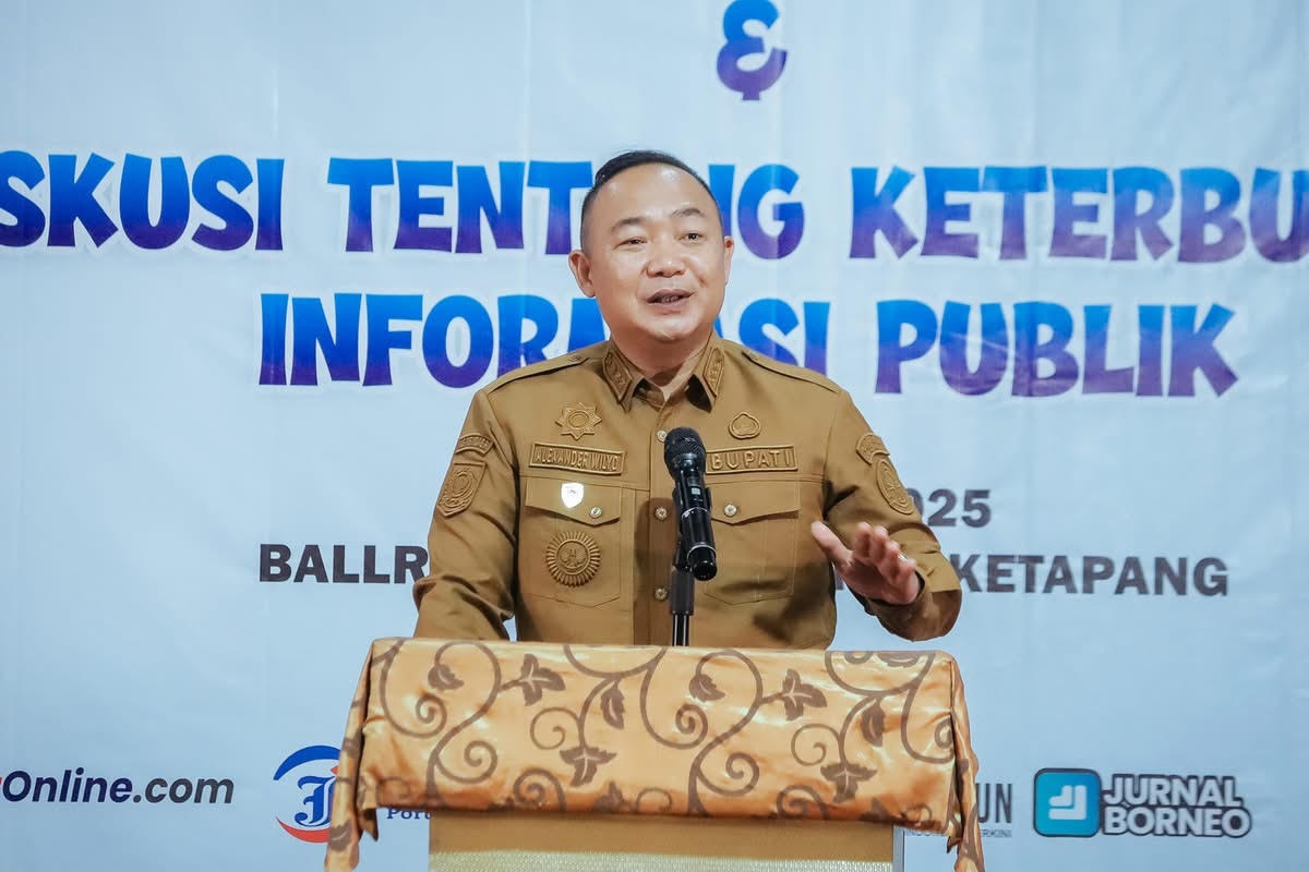 APRESIASI : Bupati Ketapang, Alexander Wilyo, memberikan apresiasi atas deklarasi KAWAN Ketapang.