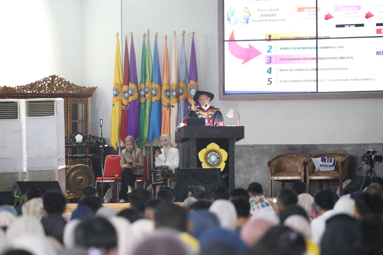 Tito Karnavian menyampaikan orasi ilmiah pada Dies Natalis ke-65 Universitas Sriwijaya di Palembang.