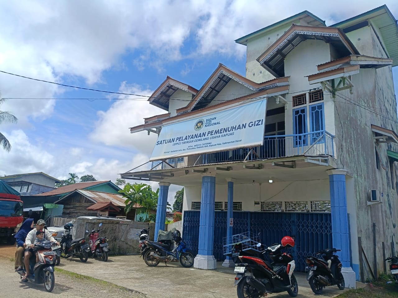 MBG : Dapur SPPG yang bermitra dengan Yayasan Gemilang Usaha Kapuas beralamat di Kelurahan Kedamin Hulu Kecamatan Putussibau Selatan ini hampir setahun sudah beroperasi menjala