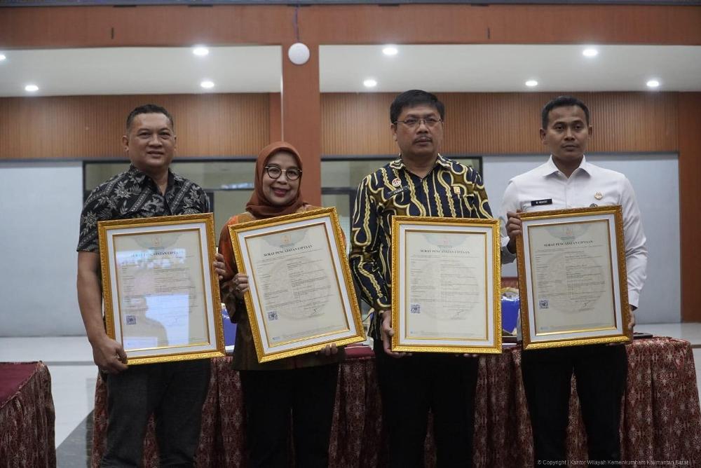 Kanwil Kemenkum kalbar menggelar sosialisasi pelindungan dan pemanfaatan pencatatan hak cipta bagi ASN Kemenkum, Kemenham, dan Kemenimipas, Kanwil Kemenkum Kalbar pada Kamis (6/11).