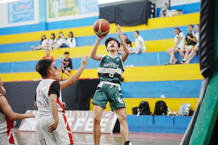 Pertandingan antara SMP Methodist vs SMP Santu Petrus.