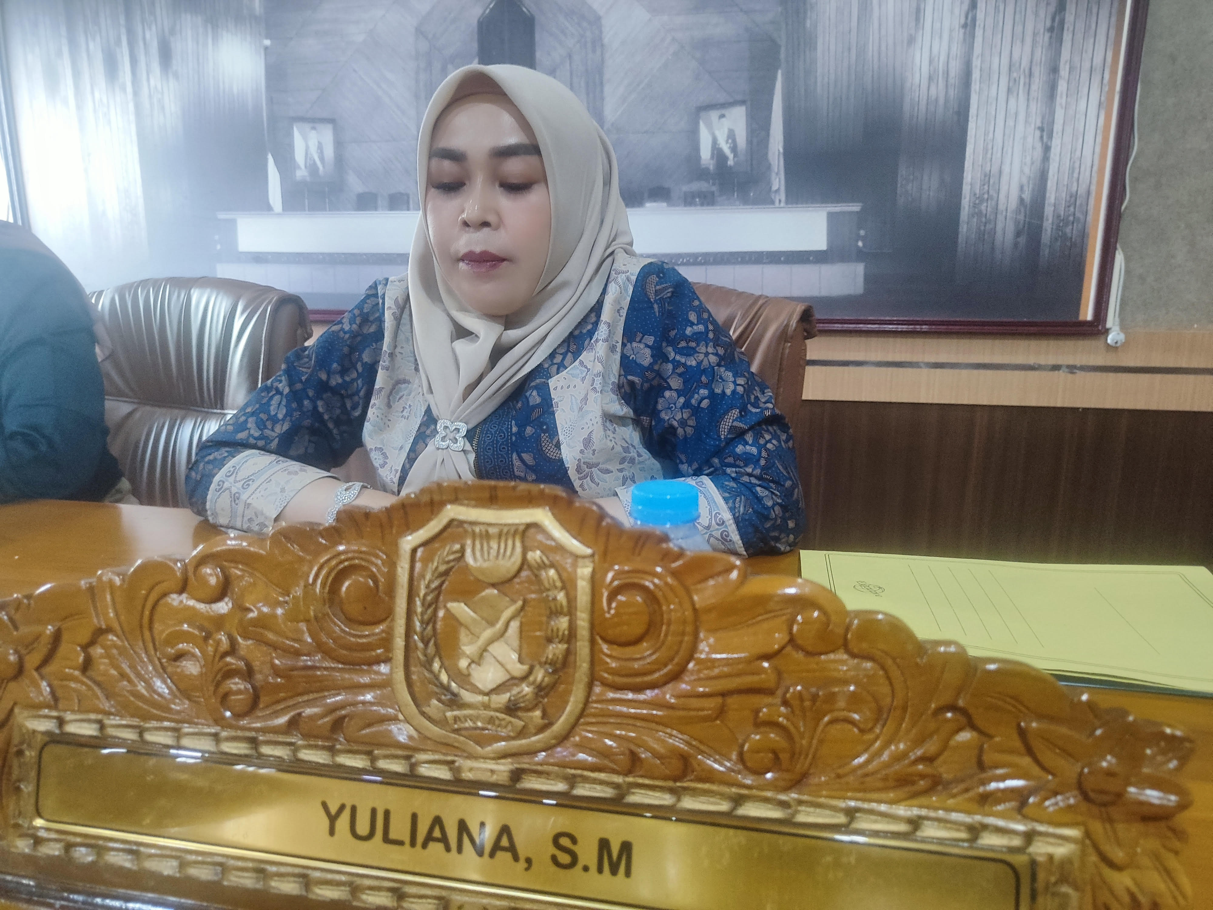 Yuliana.