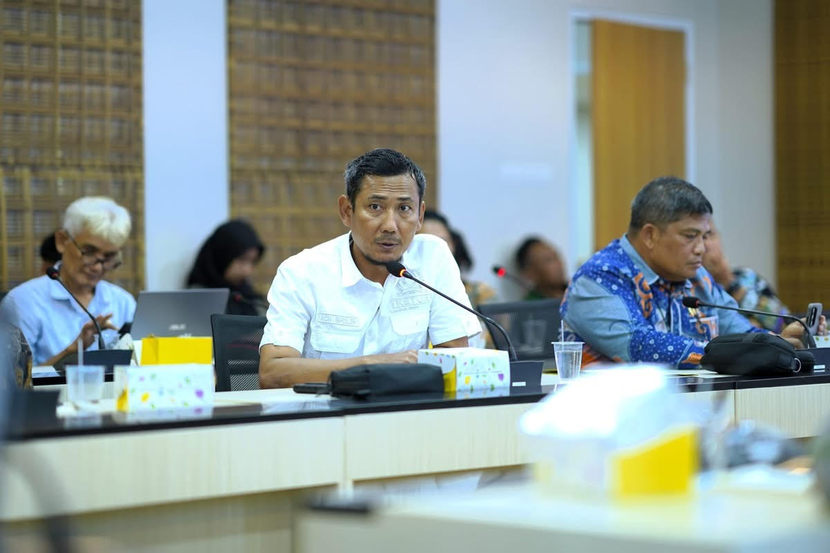 ASPIRASI : Ketua DPRD Ketapang, Achmad Sholeh, menyampaikan aspirasi terkait UMKM pada audiensi Adkasi dengan Kementerian Koperasi dan UMKM di Jakarta, Kamis (6/11).