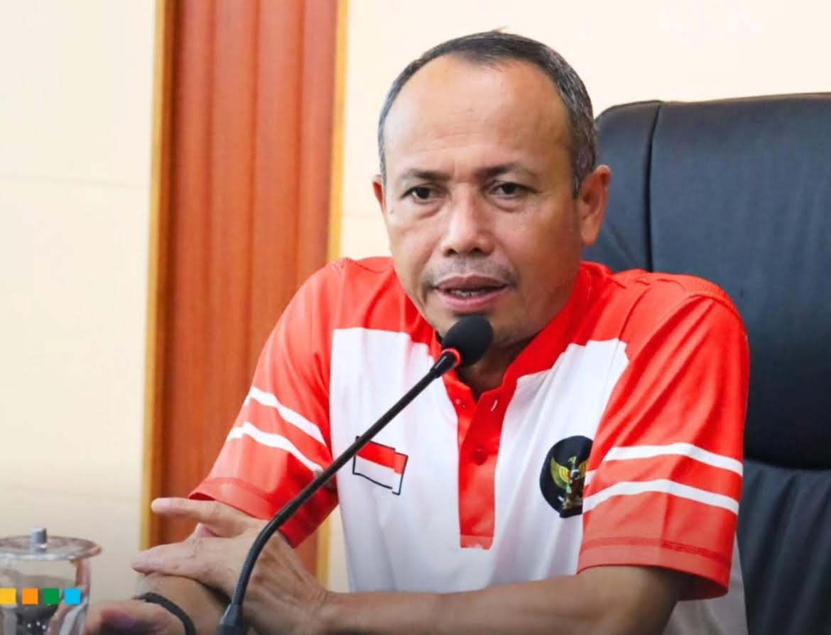 ARAHAN : Sekda Ketapang, Repalinto, memimpin rapat koordinasi pembahasan pemanfaatan aset daerah untuk Koperasi Merah Putih, Jumat (7/11).