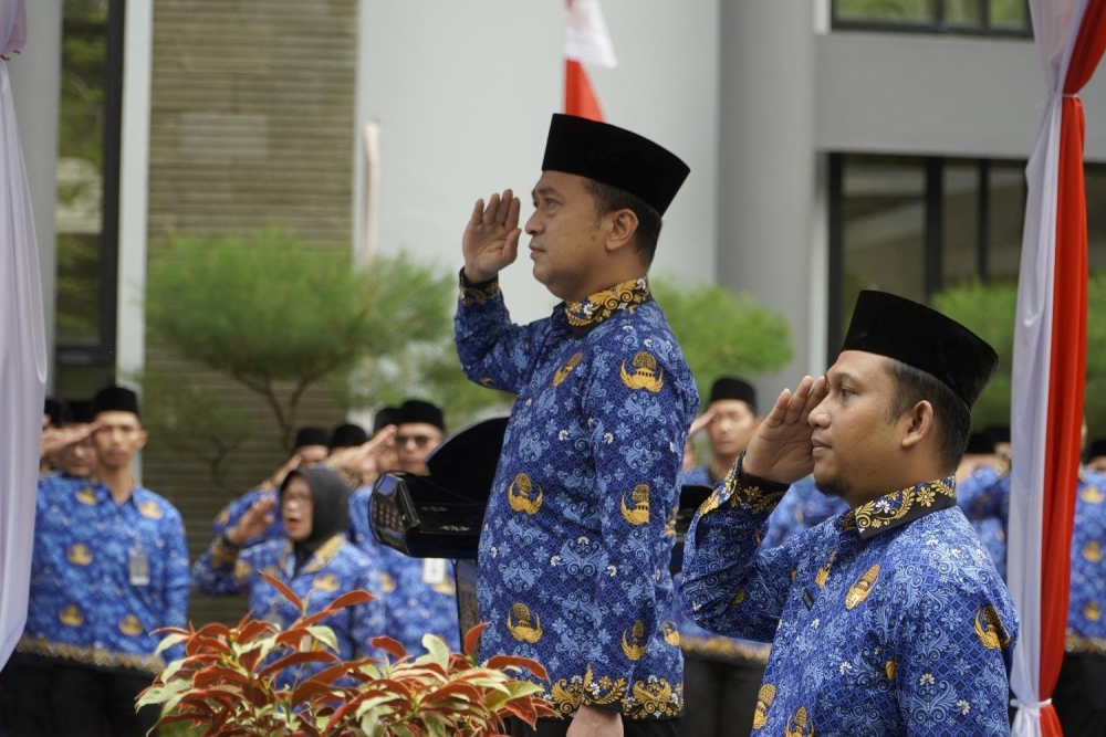 Kanwil Kemenkum Kalbar menggelar upacara peringatan Hari Pahlawan 2025 pada Senn (10/11).