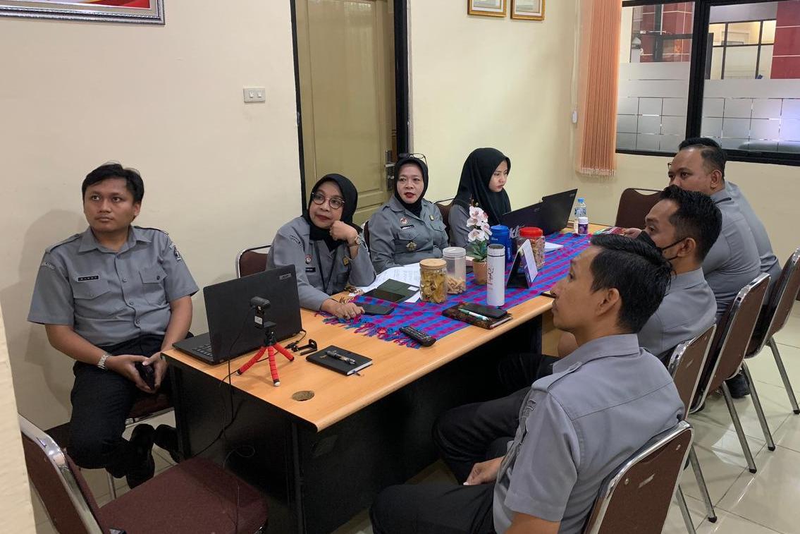 Kanwil Kemenkum Kalbar mengikuti Technical Meeting tindak lanjut pembahasan hasil pengukuran Maturitas Kekayaan Intelektual (KI) secara daring pada Selasa (11/11).