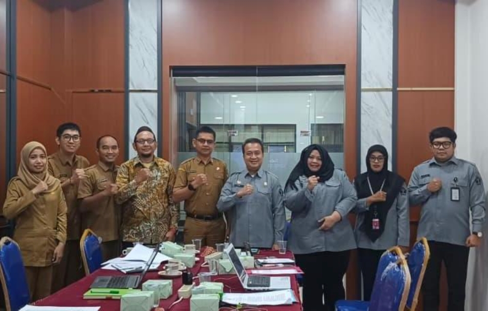 Kanwil Kemenkum Kalber menggelar rapat harmonisasi Raperbup Kayong utara pada Selasa (11/11).