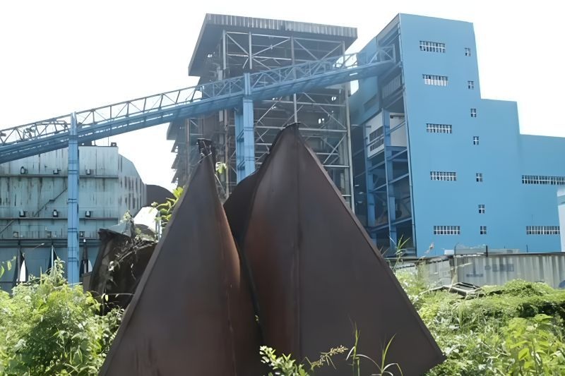 MANGKRAK: Pembangkit Listrik Tenaga Uap (PLTU) 1 Kalbar yang pembangunannya mangkrak akibat tersandung kasus korupsi.