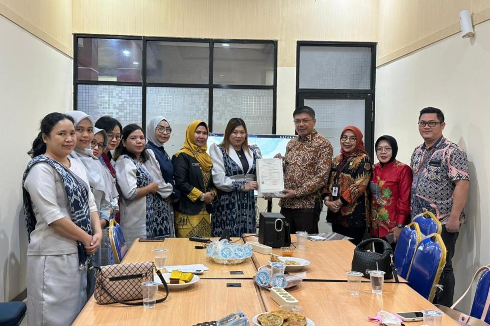Kanwil Kemenkum Kalbar melaksanakan pendampingan dan penyerahan sertfikat hak cipta kepada Pemkab Sekadau pada Kamis (13/11).