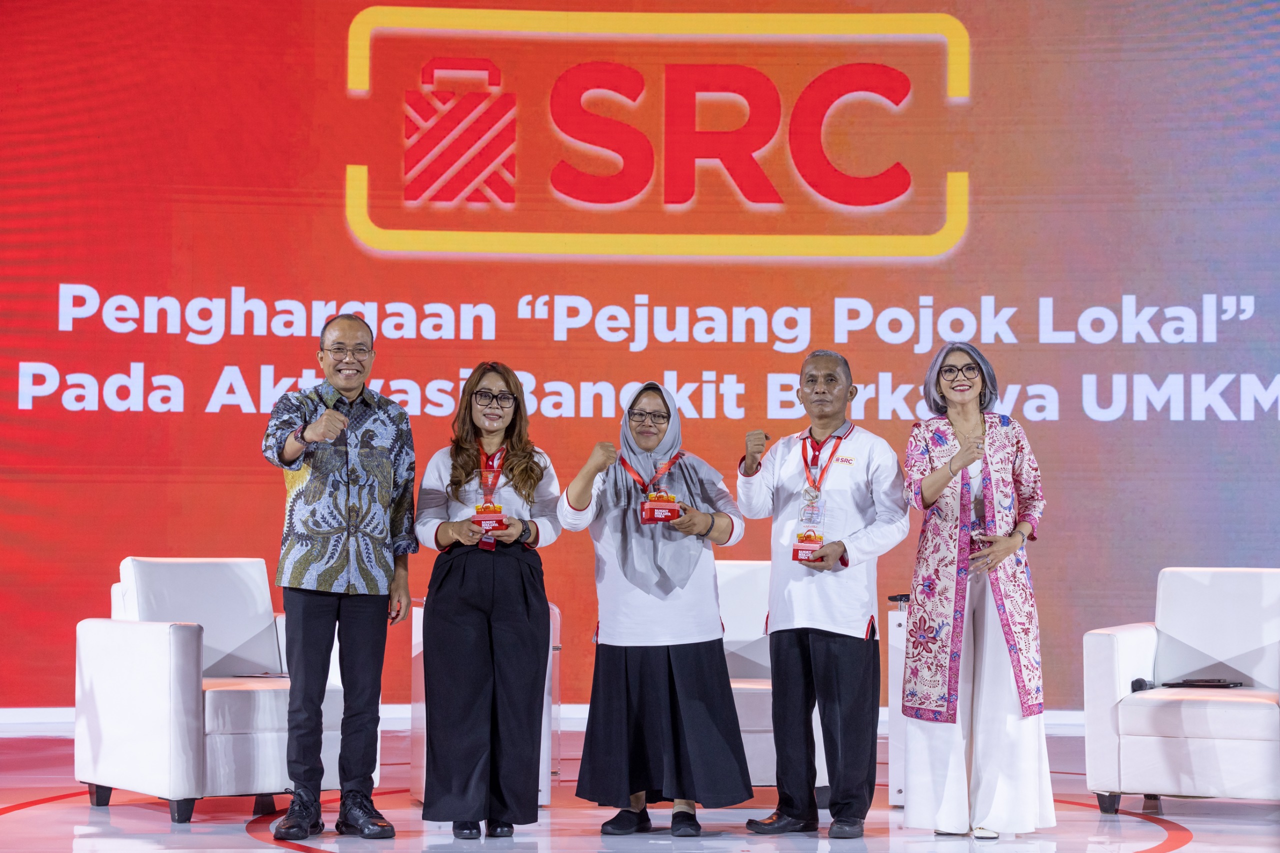 Iskandar  pemilik Toko SRC Bu Darmi asal Pontianak.