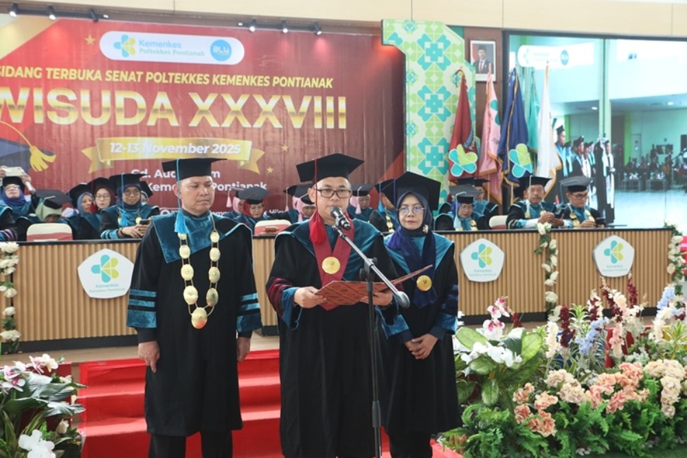 Wisuda Poltekkes Kemenkes Pontianak pada Rabu (12/11) lalu.
