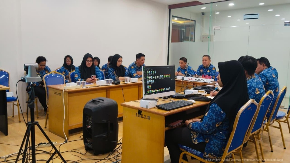 Kanwil Kemenkum Kalbar menggelar rapat persiapan peresmian Posbankum Desa/kelurahan pada Senin (17/11).