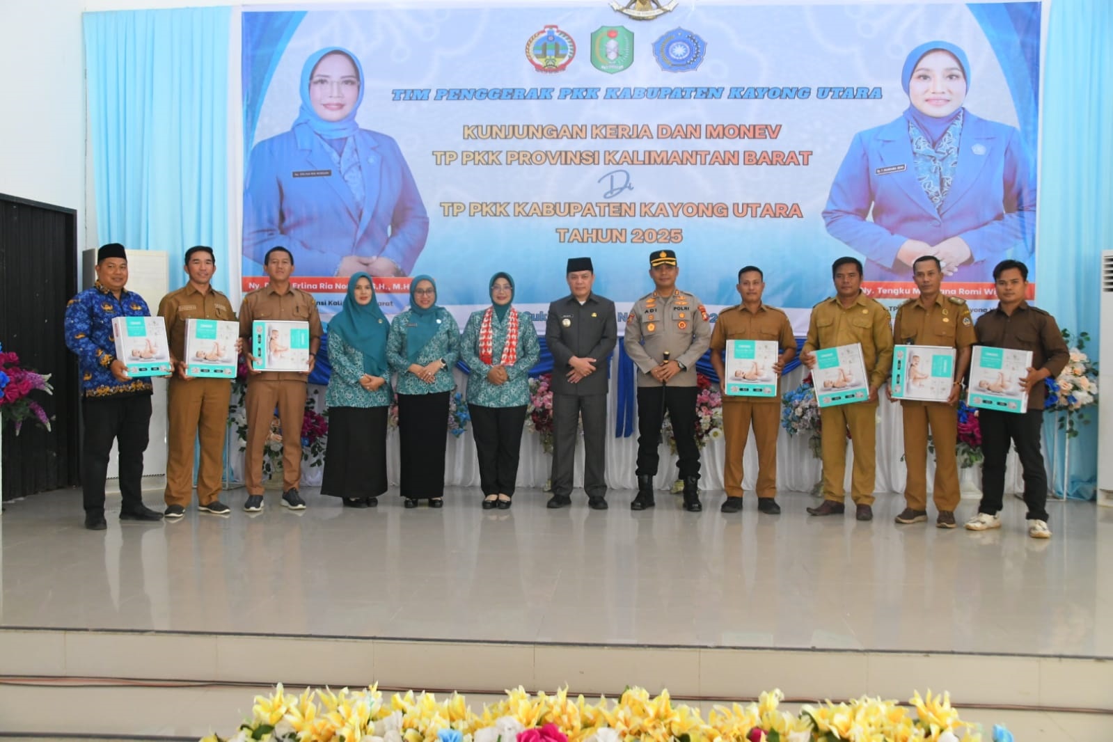 Monitoring dan Evaluasi (Monev) TP PKK Provinsi Kalimantan Barat di Kabupaten Kayong Utara, bertempat di Pondopo Bupati Kayong Utara, Sukadana, Senin (17/11).