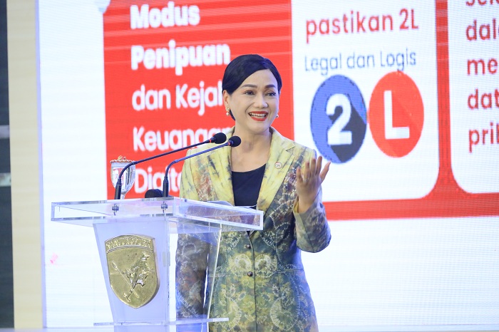 Kegiatan Edukasi Keuangan bagi jajaran Prajurit TNI Komando Daerah Militer XII (Kodam XII)/Tanjungpura beserta Pengurus Persit Kartika Chandra Kirana di Aula Sudirman, Makodam XII/Tanjungpura, Kalbar.